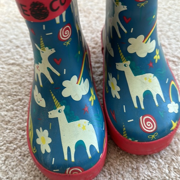 Lone Cone Rain Boots with Unicorns Size 4 (kids). - Picture 6 of 6